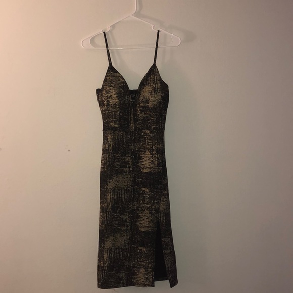 gold and black slit dress - Picture 1 of 1